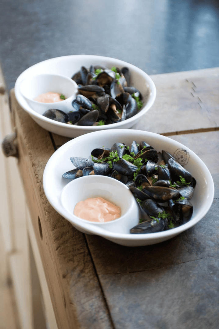 Classic Mussels / Dip Plate