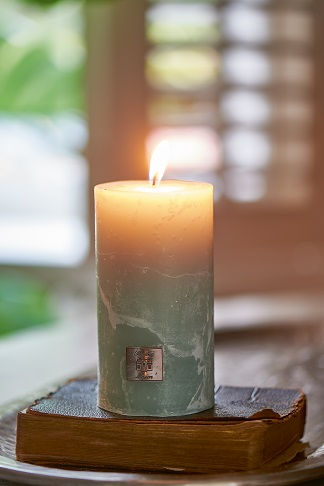 Rustic Candle olive green 7x13