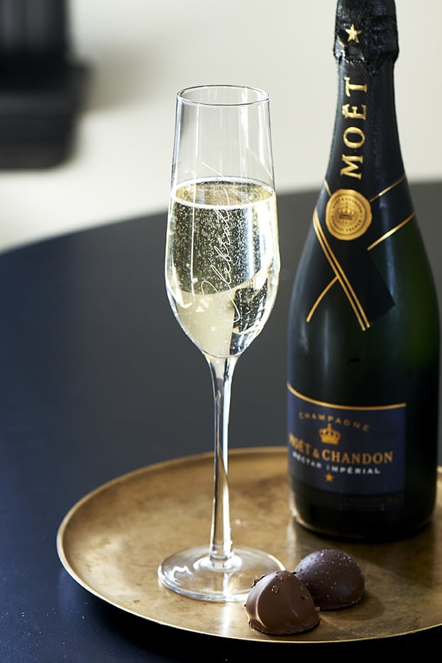 Maison champagne. Шампанское fresco. Шампанское celebrate. Вино Фреско. Champagne Pendavis.