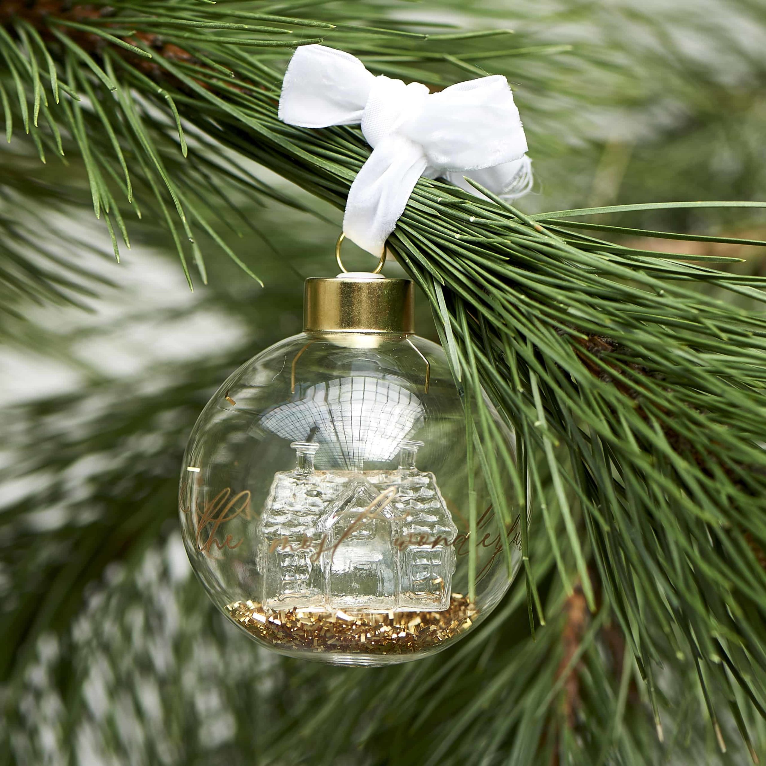 RM Glass House Ornament Dia 8