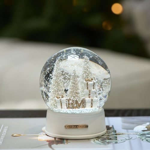 RM Loves Christmas Snowglobe
