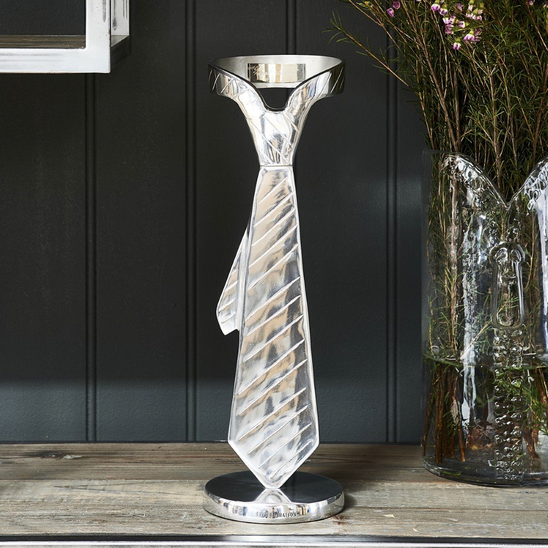 RM Tie Statue