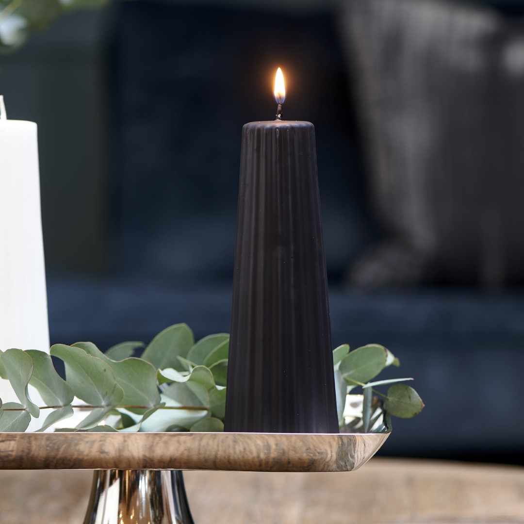 Cone Ridged Candle black 7x20