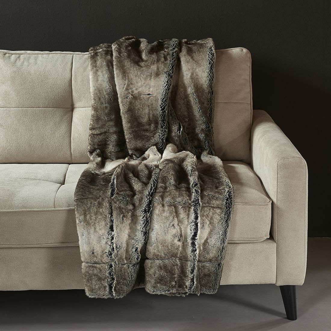 Chill Faux Fur Throw 170x130