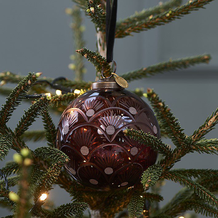 Lovely Flowers Ornament Dia 10