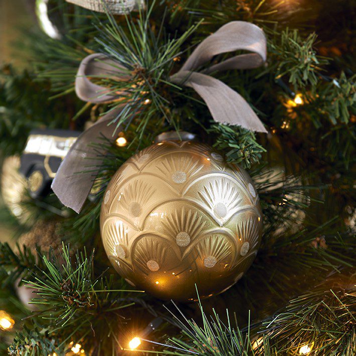 Classic Pattern Ornament Dia 10