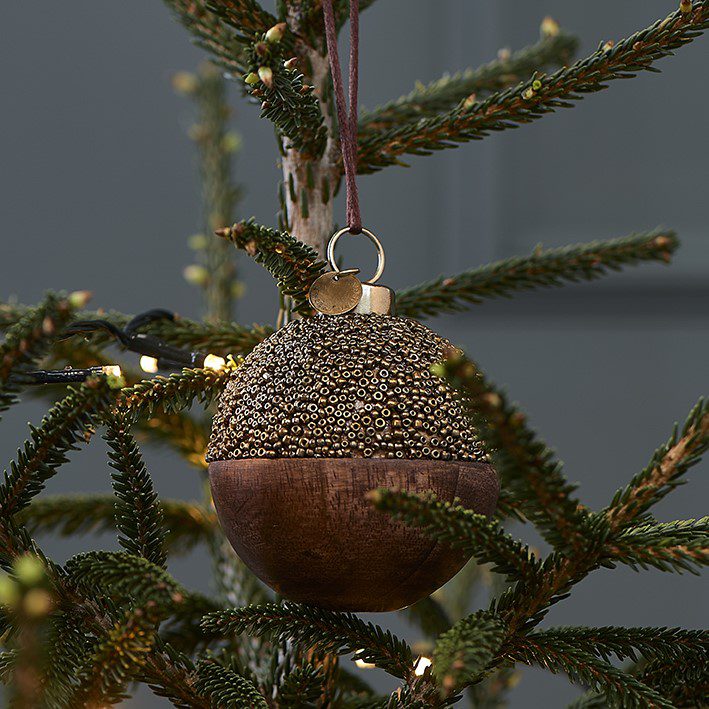 Vail Christmas Ornament Dia 8