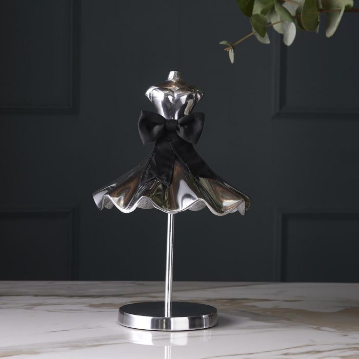RM Lovely Dress Statue