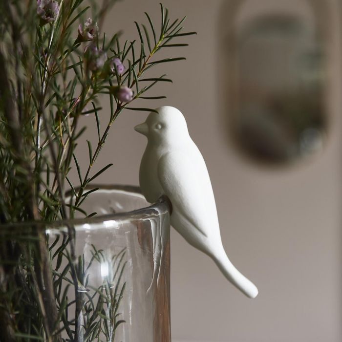 RM Hanging Sparrow