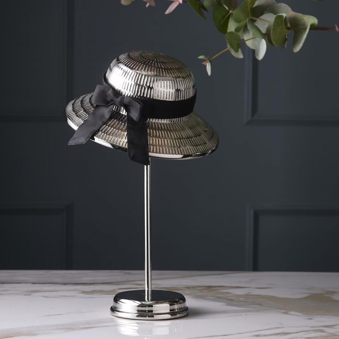 RM Classic Hat Statue