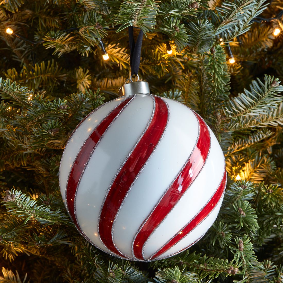 Celebrate & Sparkle Ornament Dia 15