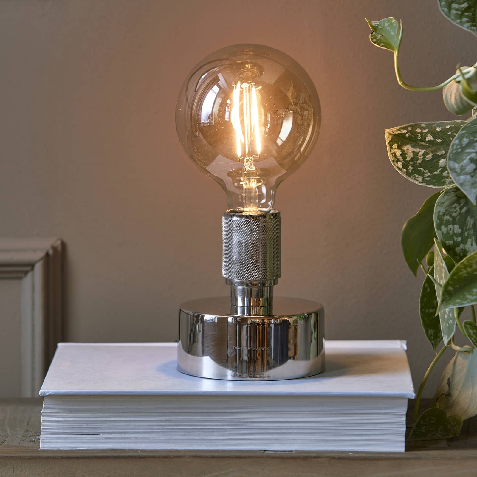 RM Lobby Loft Round Table Lamp silver