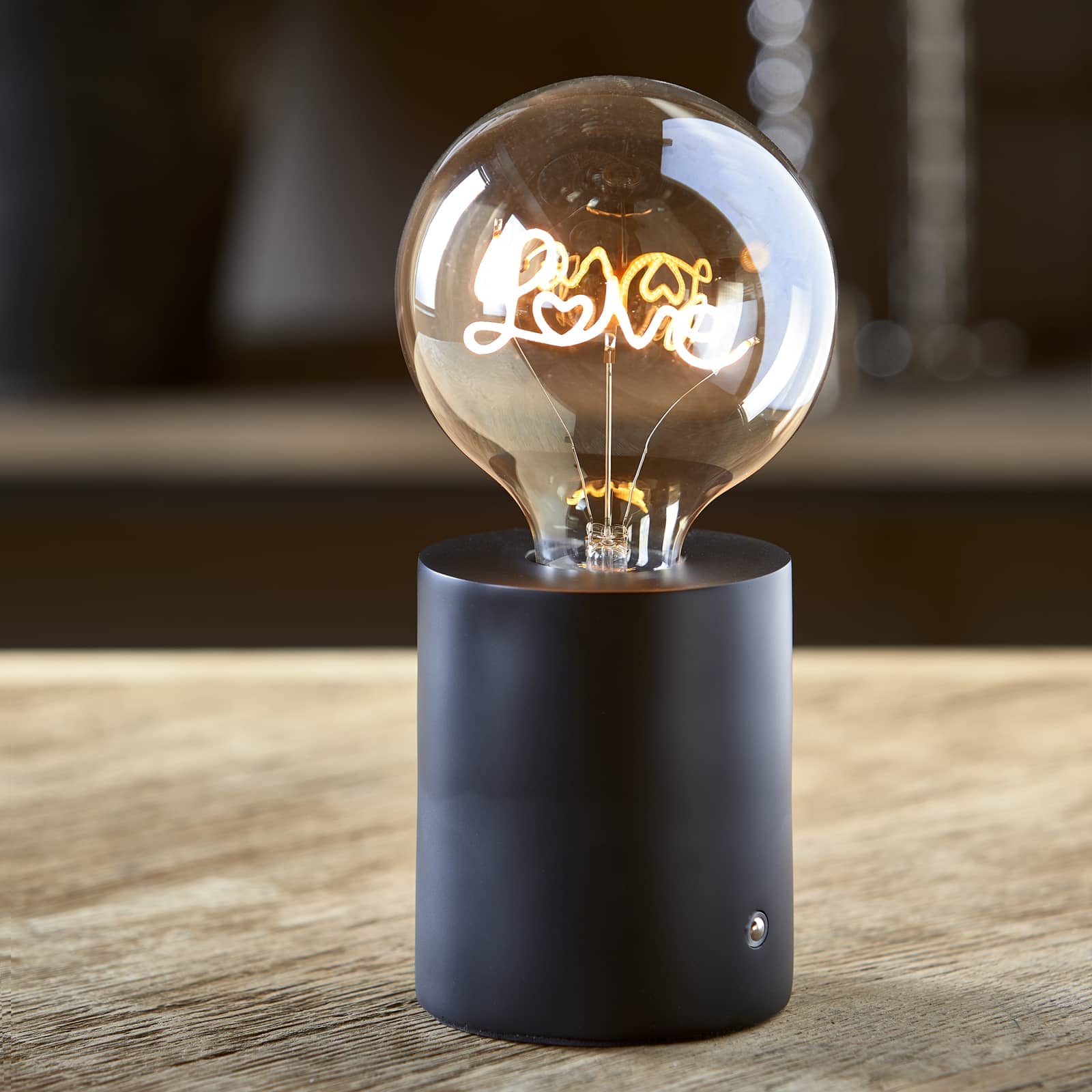 RM Léa Love Bulb LED Table Lamp