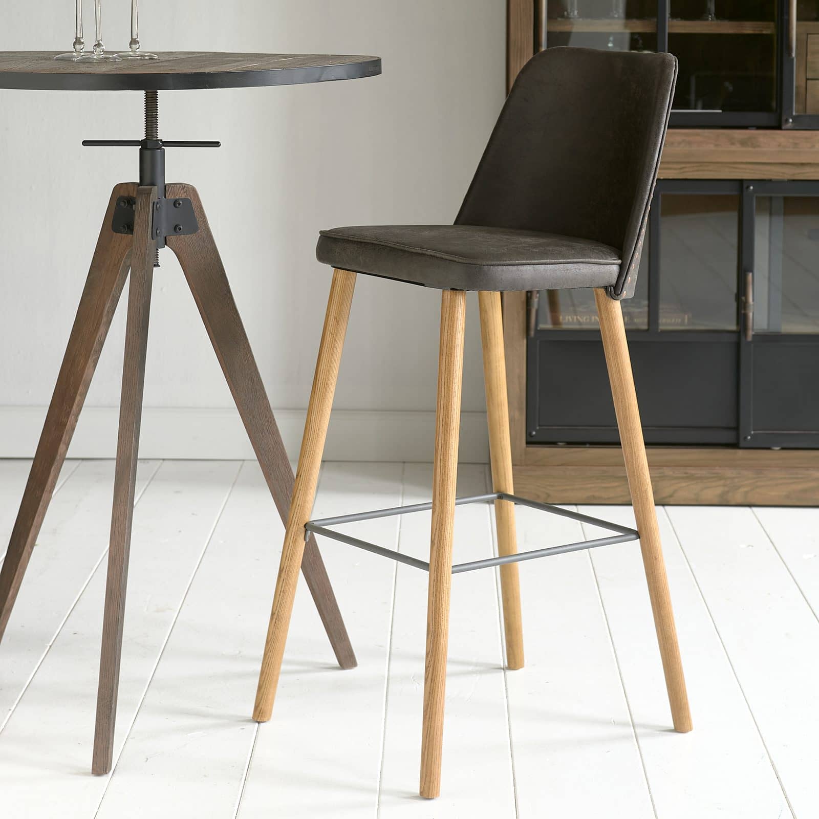 Vegas Bar Stool, pellini, espresso
