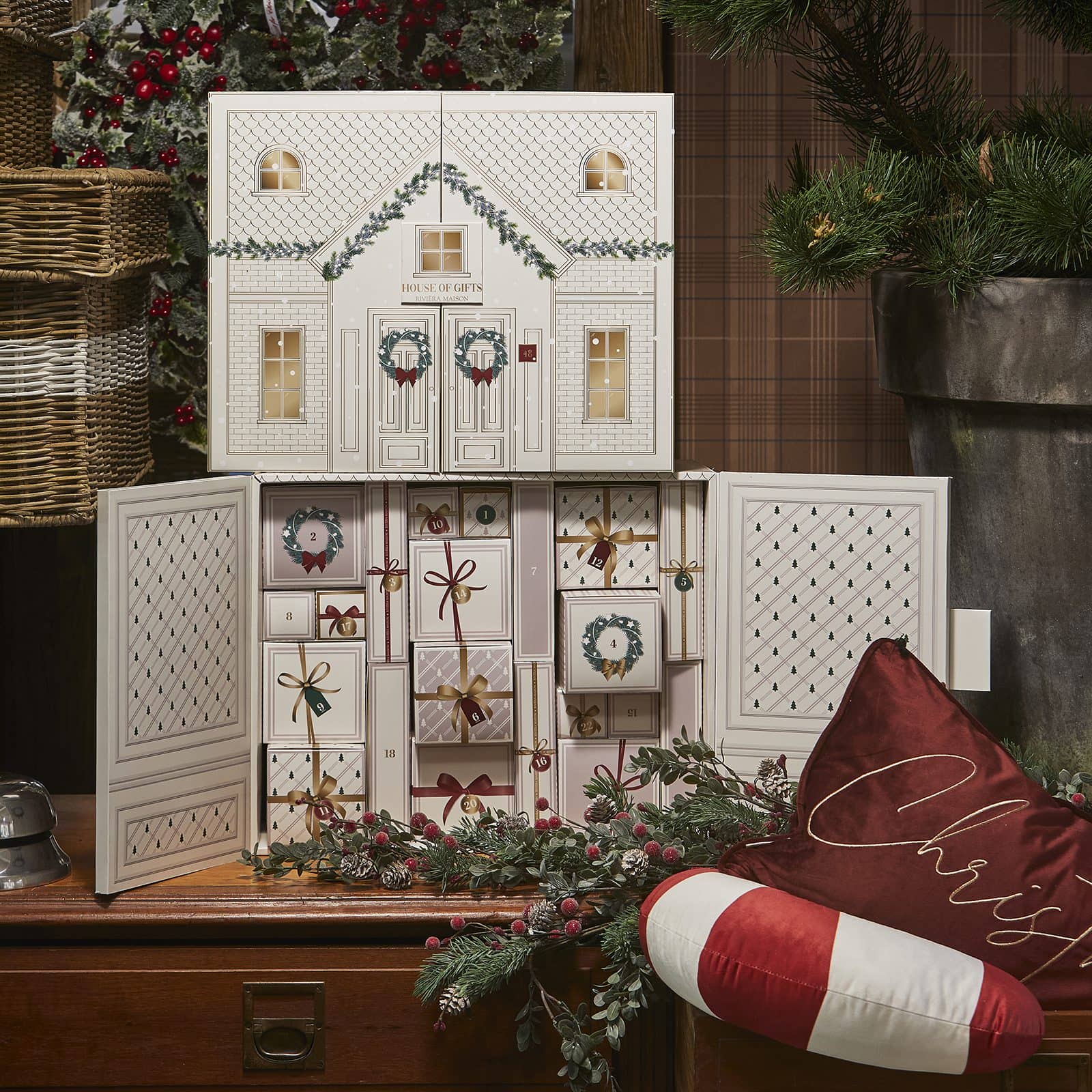 RM House Of Gifts Advent Box 2024