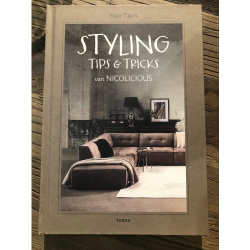 Bok Styling Tips & Tricks av Nico Rivièra Maison