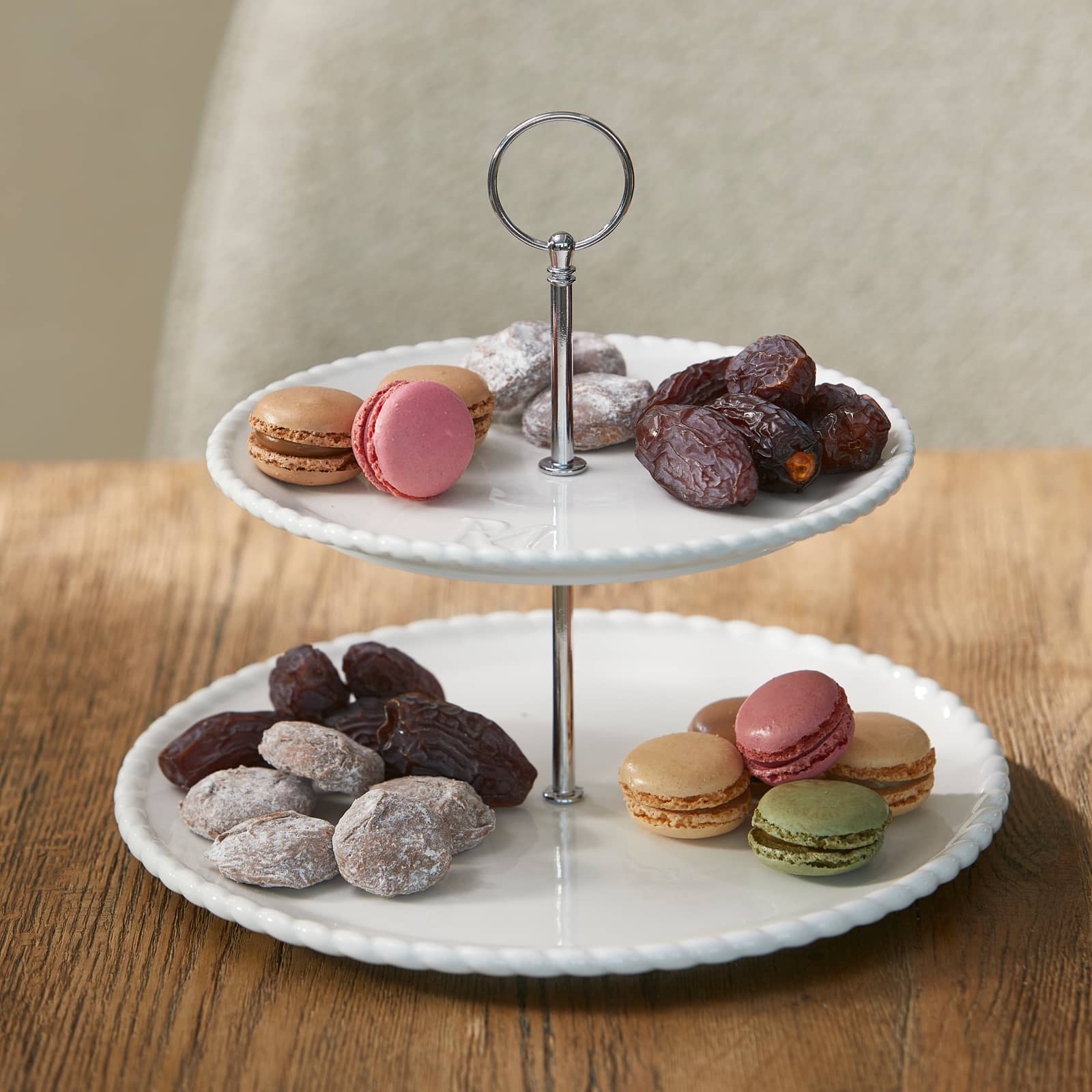 Elegant Twist Etagère