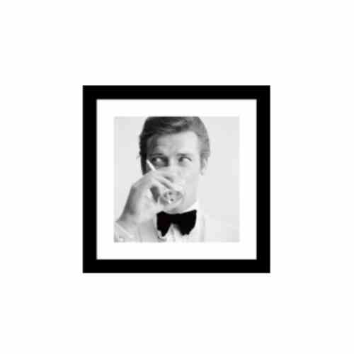 Bilde av Glass picture w/frame Roger Moore