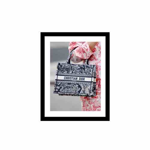 Bilde av Glass picture w/frame Christian Dior bag