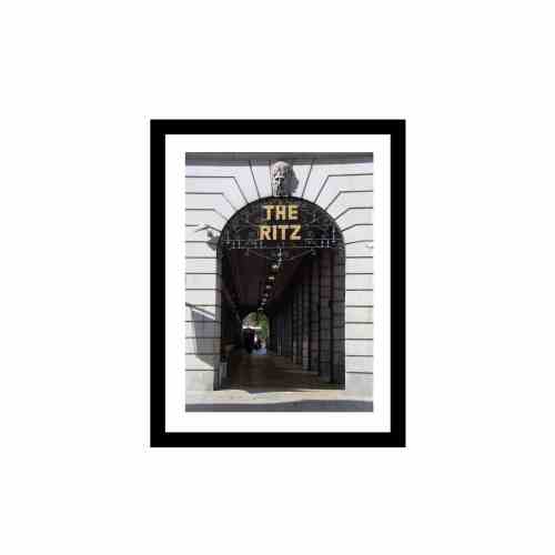 Bilde av Glass picture w/frame Entrance of The Ritz
