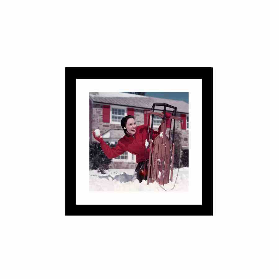 Bilde av Glass picture w/frame woman throwing snowball