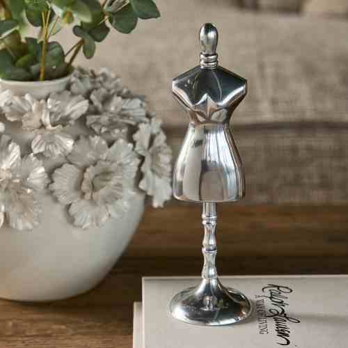 Mannequin Statue